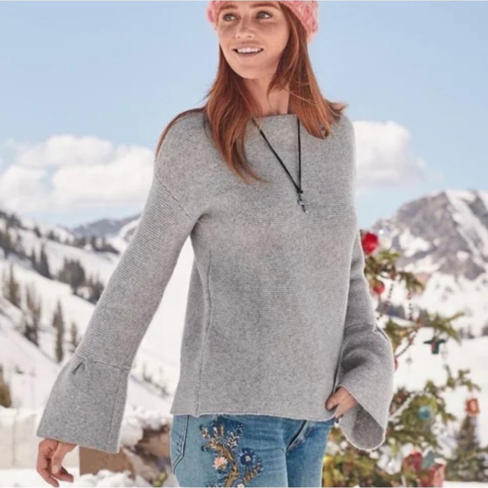 Gray Sundance Bell Sleeve Sweater Women’s Size M